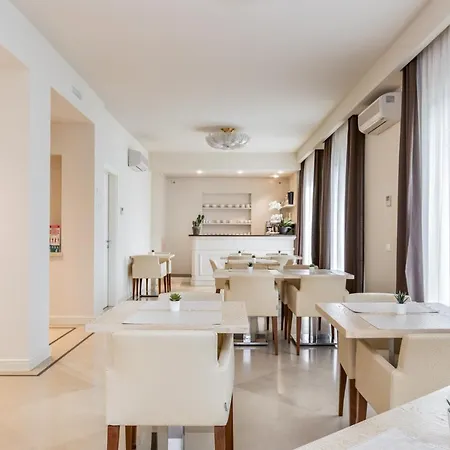 & Exclusive 3* Marina Di Carrara