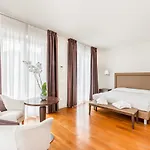Hotel & Exclusive 3*