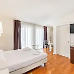 & Exclusive 3* Marina Di Carrara