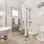 & Exclusive 3* Marina Di Carrara