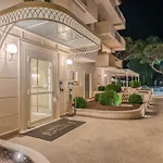 & Exclusive 3* Marina Di Carrara