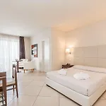 Hotel & Exclusive Marina Di Carrara