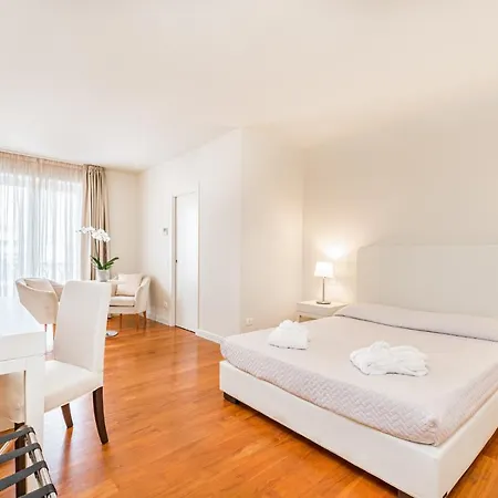& Exclusive Hotell