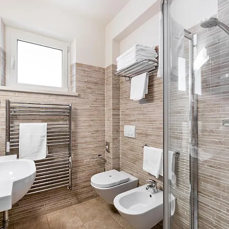 & Exclusive Hotell 3*