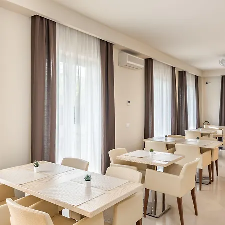 & Exclusive Hotell