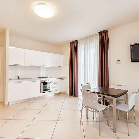 & Exclusive 3* Marina Di Carrara