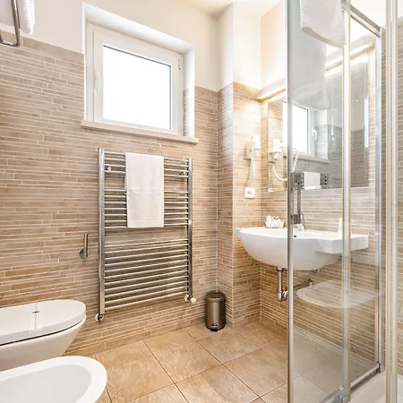 & Exclusive Hotell 3*