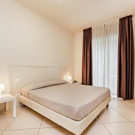 Hotel & Exclusive